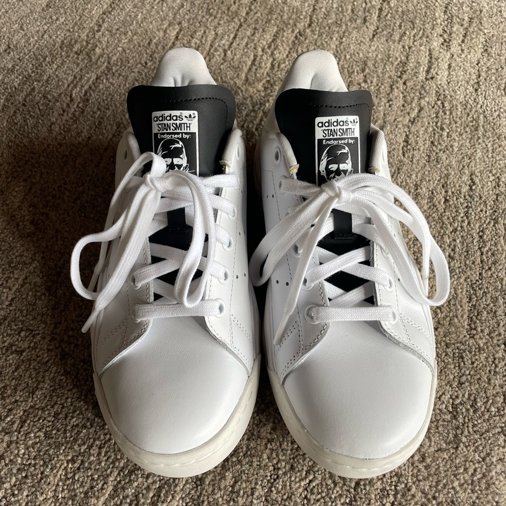 Stan Smith Millencon women’s 71/2 .still as pictured didn’t fit never go…new.